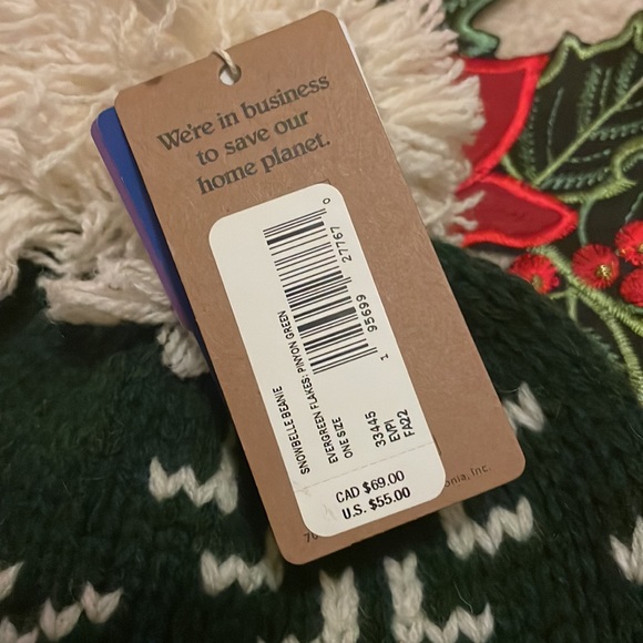 Brand New Patagonia Women's Snowbelle Beanie Wool Pom Hat Evergreen Flakes Green - Picture 10 of 16